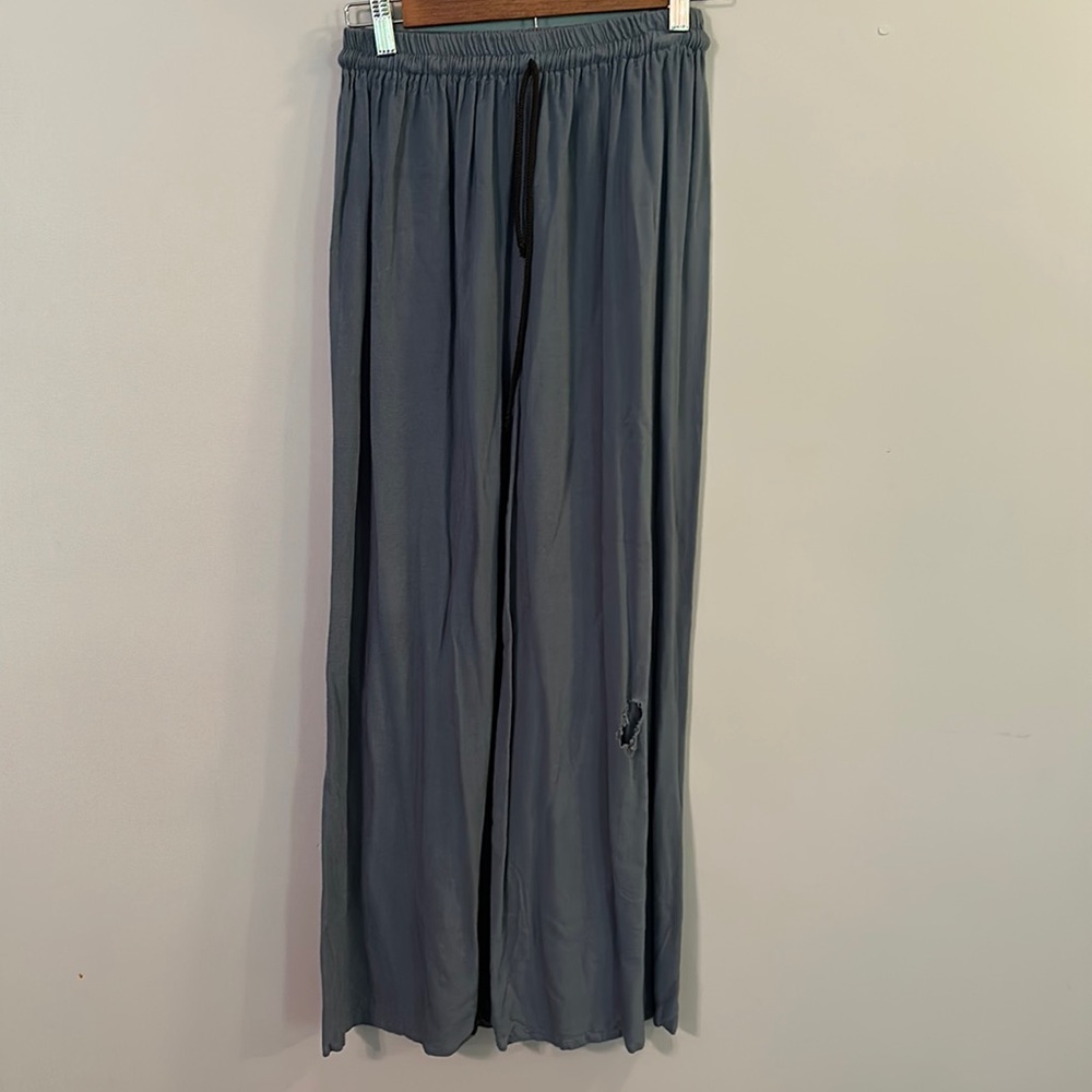 Flowy blue pants! 🦋